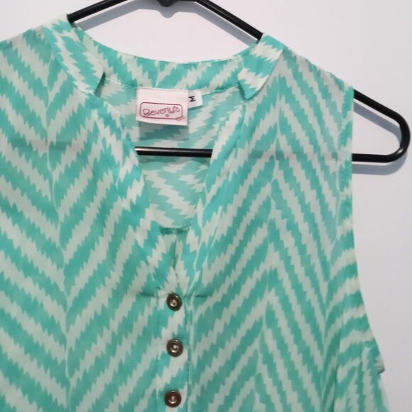 Women's Sleeveless Sheer Geometric Hi-Low Tank Top By Beverly's Size Medium - Picture 3 of 7